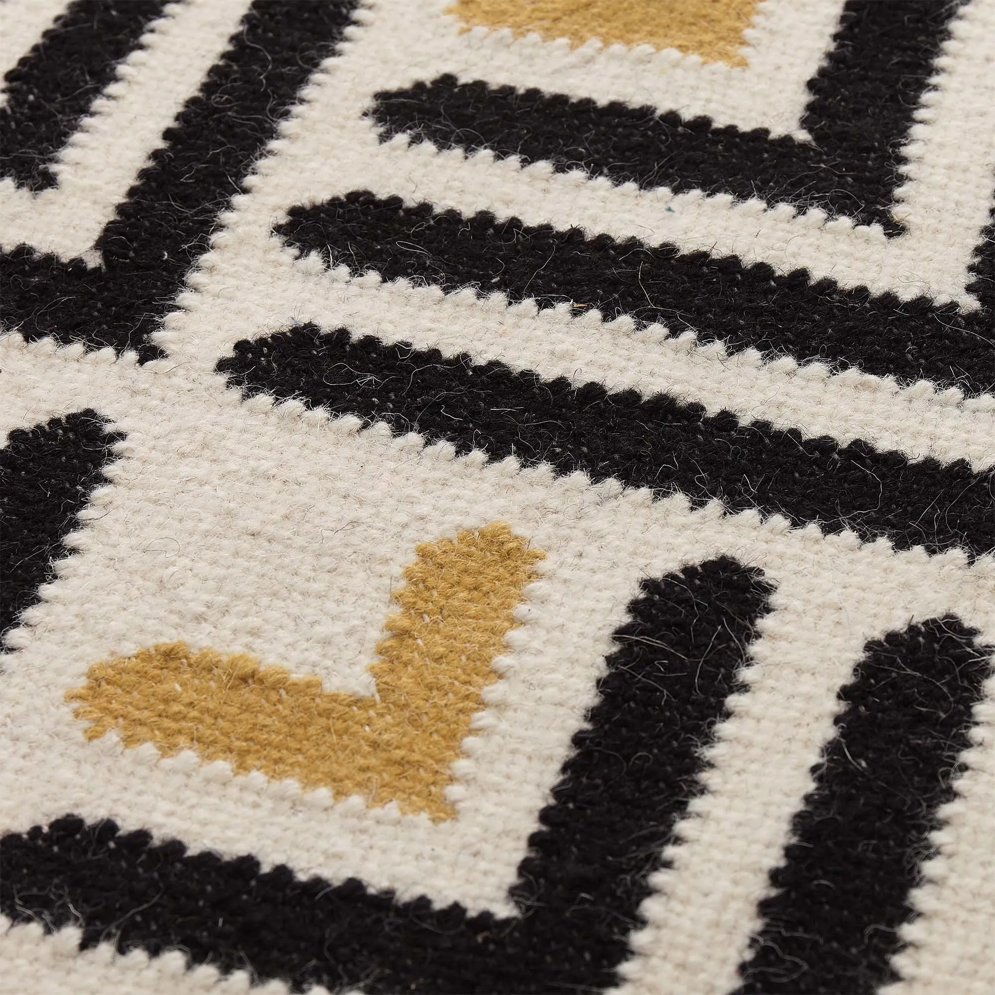 Caen Rug [Black/Bright mustard/Natural white]