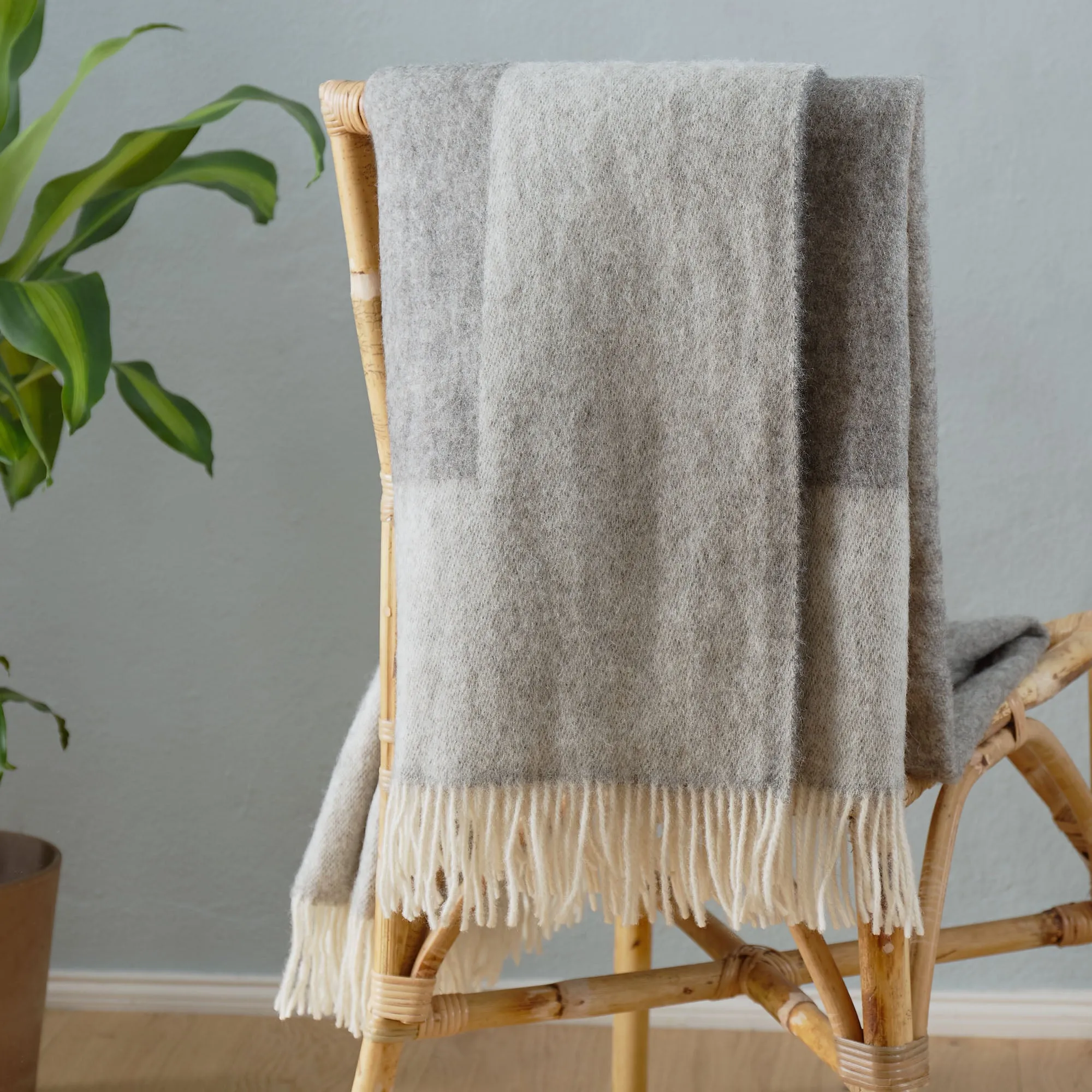 Karby Wool Blanket [Charcoal/Light grey]