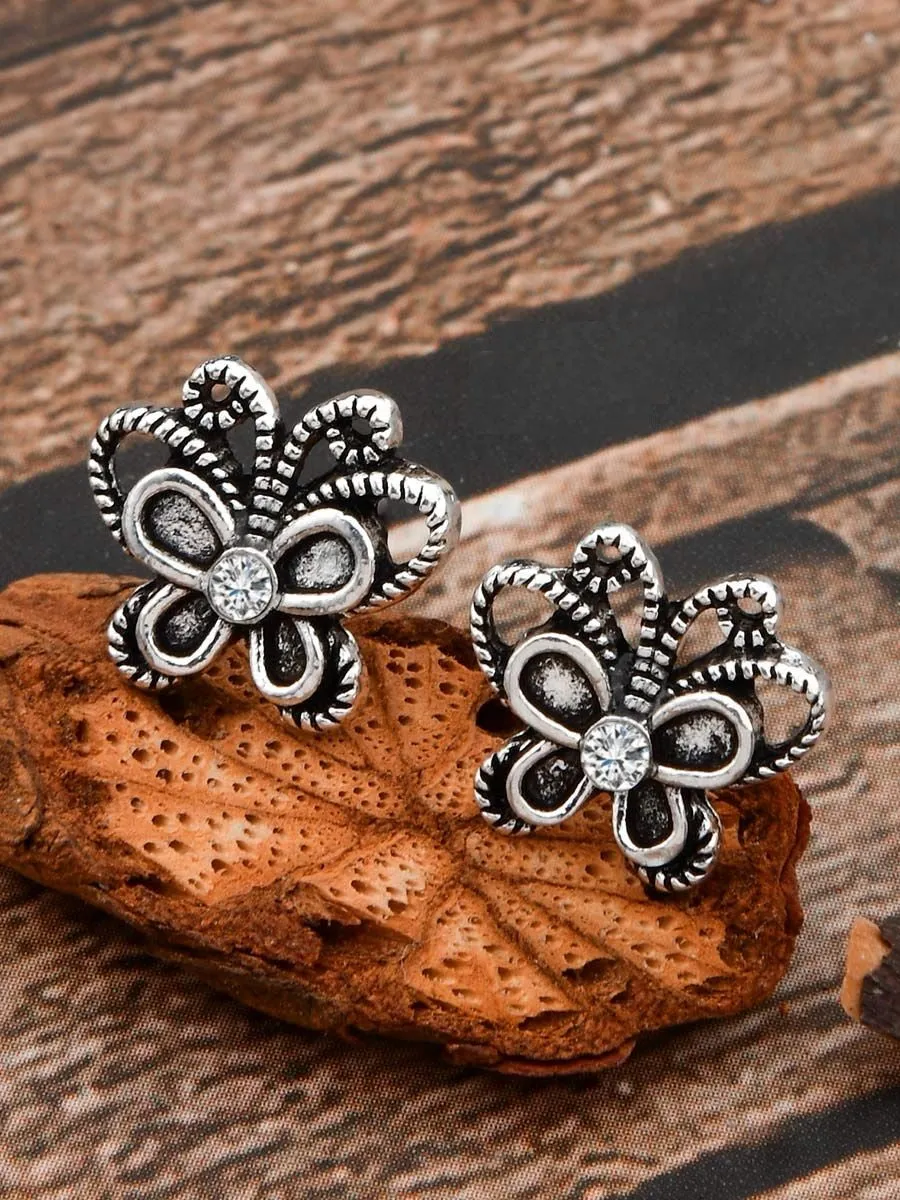 Silver Stud Earrings for Women: Stylish and Minimalist Jewelry for Everyday Wear