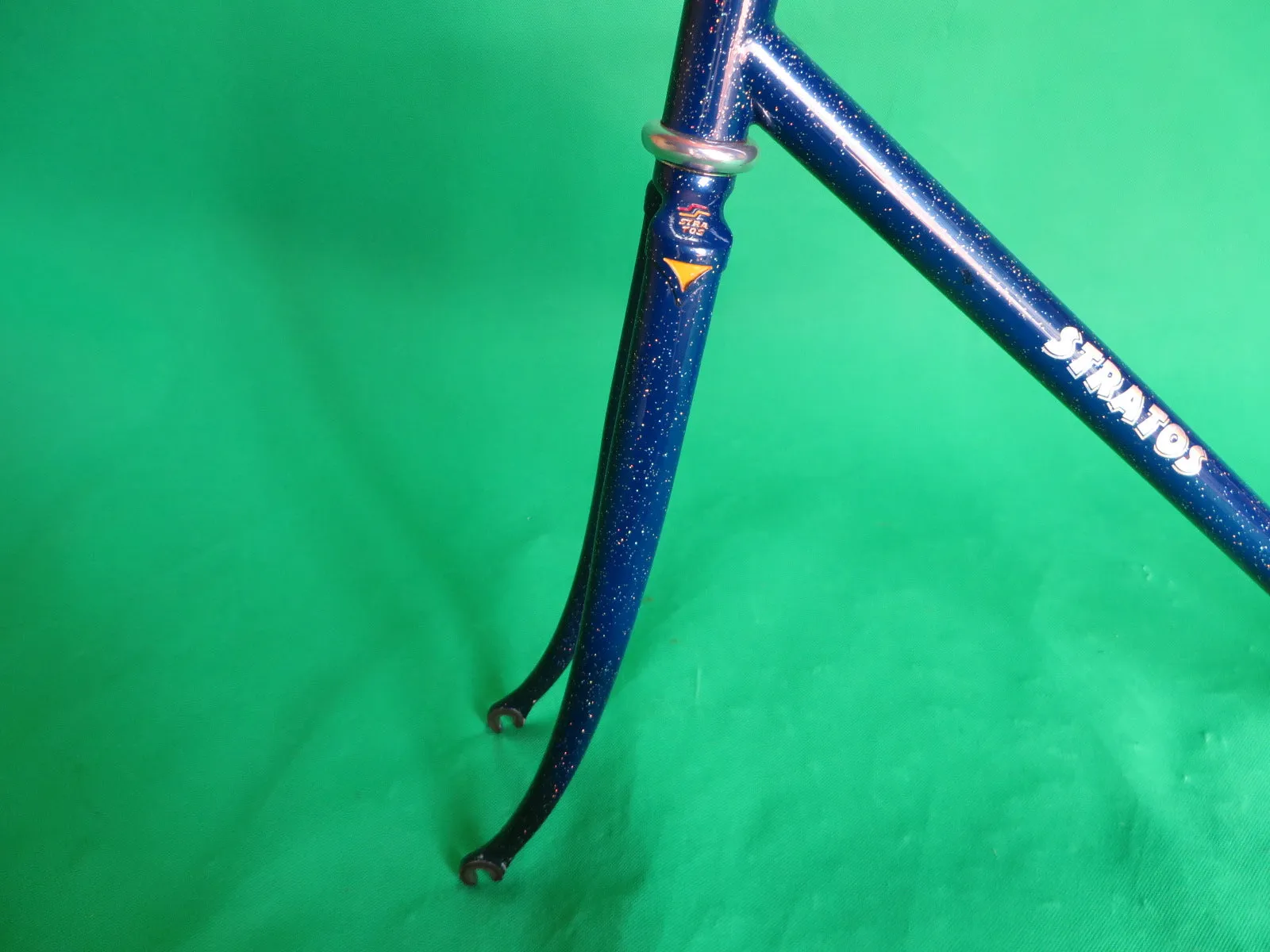 Stratos // Blue Dark Blue Fade with rainbow flake // 51.5cm