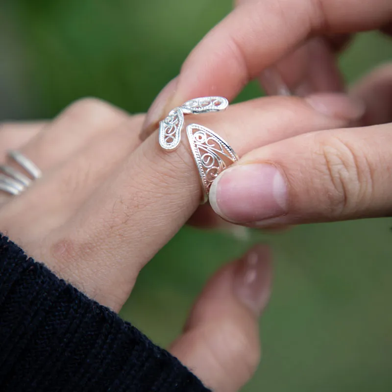 Vintage Simple Plain Silver Fish-shaped Hollow Filigree Ring Jewelry Gift