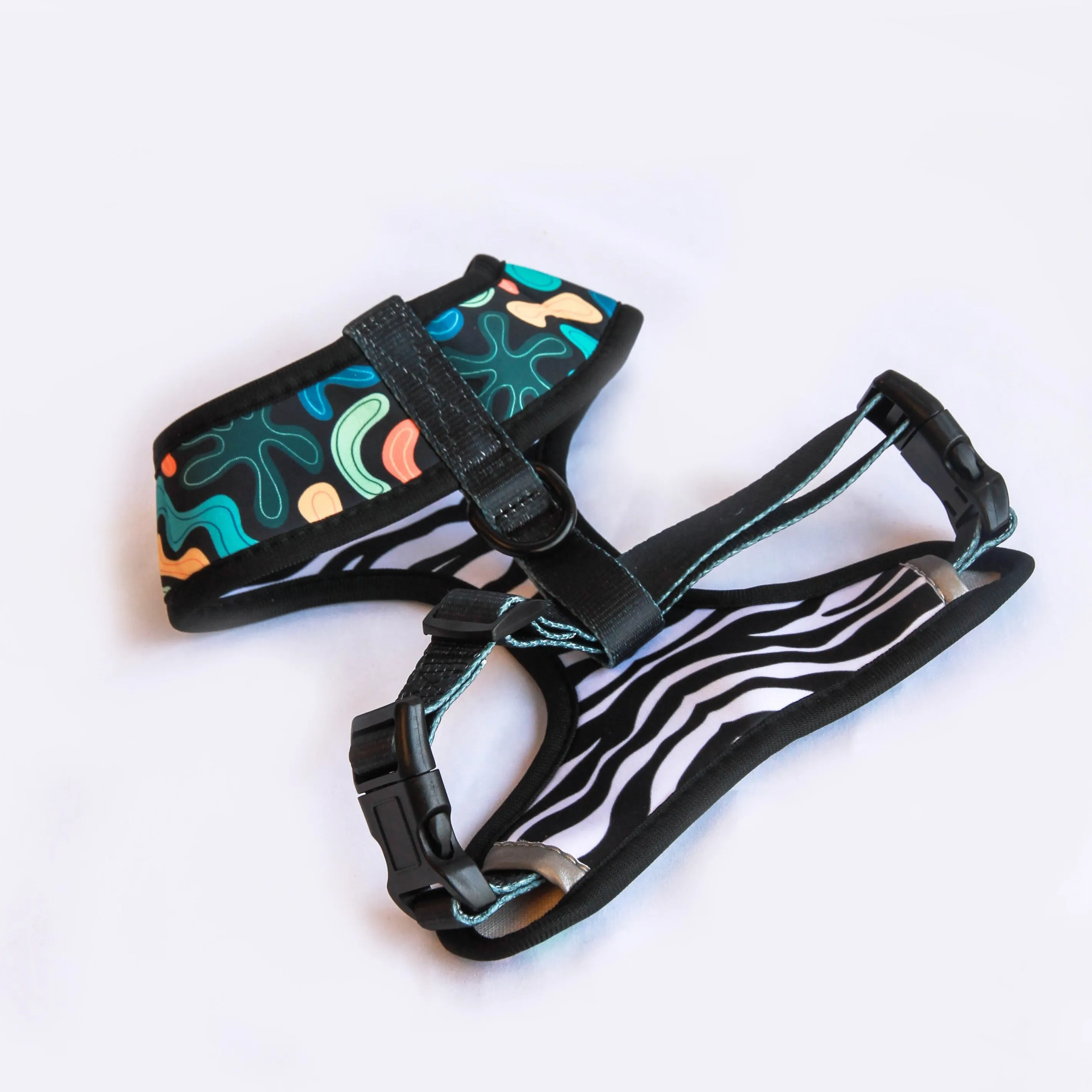 Willow Walks Reversible Harness in mono zebra and multi